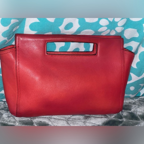 Coach Legacy Leather Basket clutch In Carnelian EUC released circa 2020/2021 - Picture 3 of 17